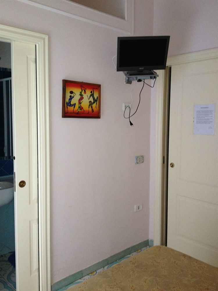 Room Elia Неаполь Экстерьер фото