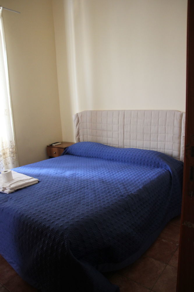 Room Elia Неаполь Экстерьер фото
