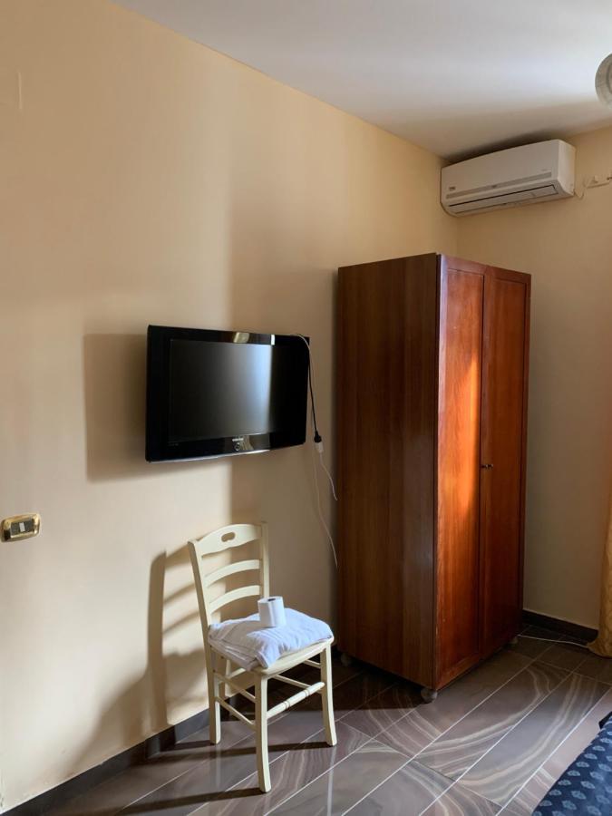 Room Elia Неаполь Экстерьер фото